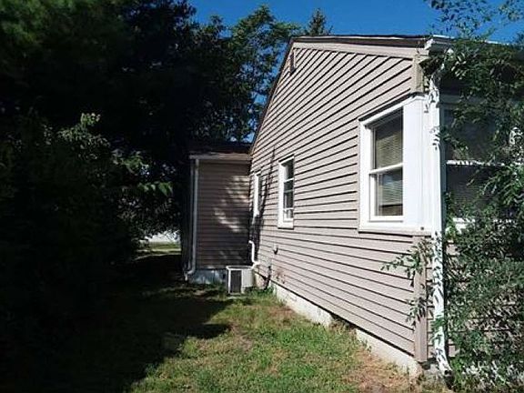 3rd image of 1724 Kilburn Ave