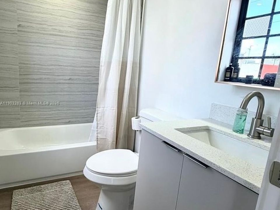 2nd image of 1619 Jefferson Ave #301