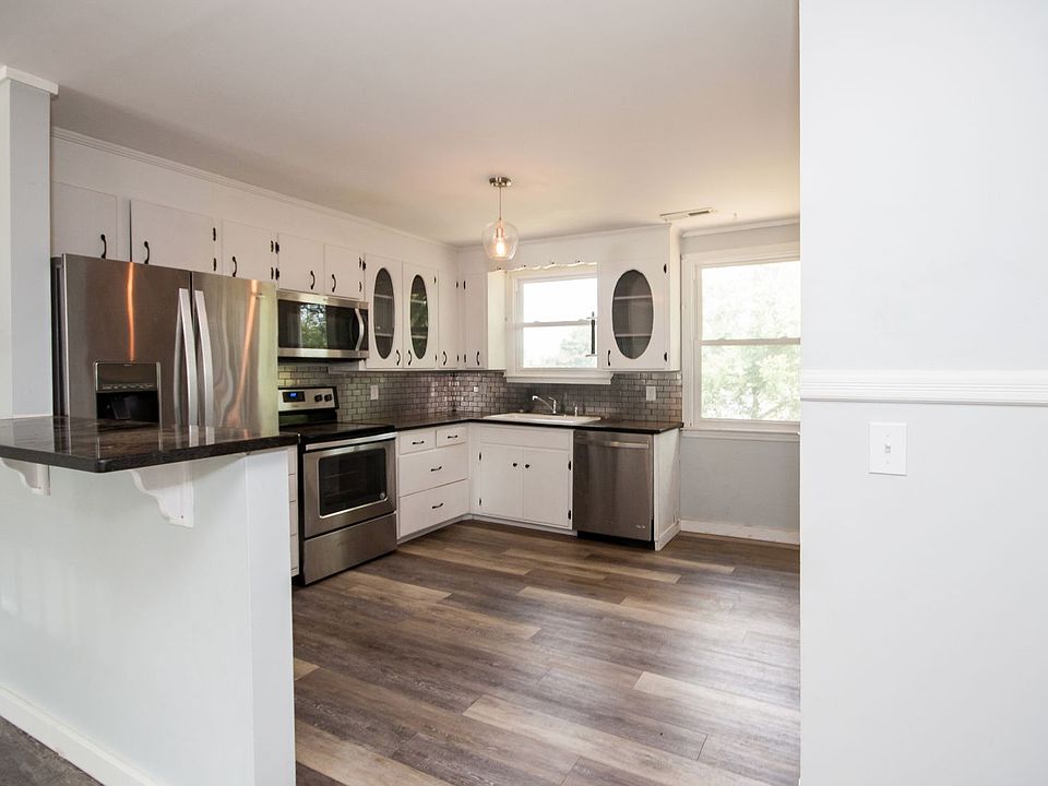 1st image of 3518 Elkins Ave