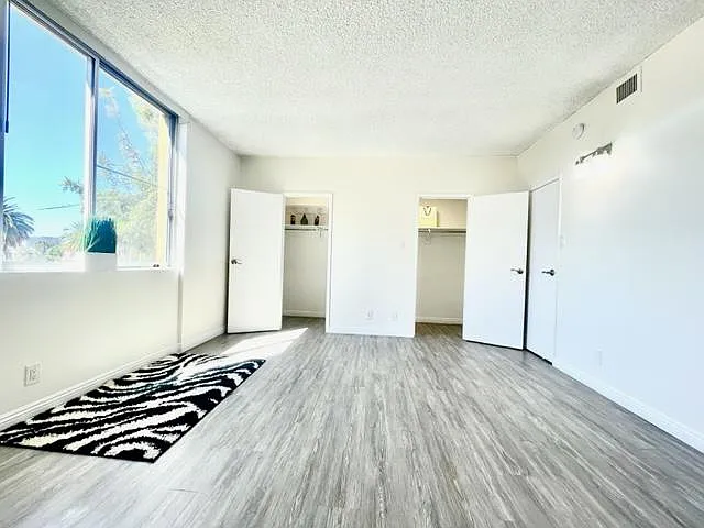 Occidental Towers Apartments — Photo 65