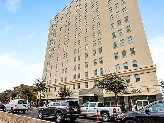 3rd image of 1205 Saint Charles Ave APT 813
