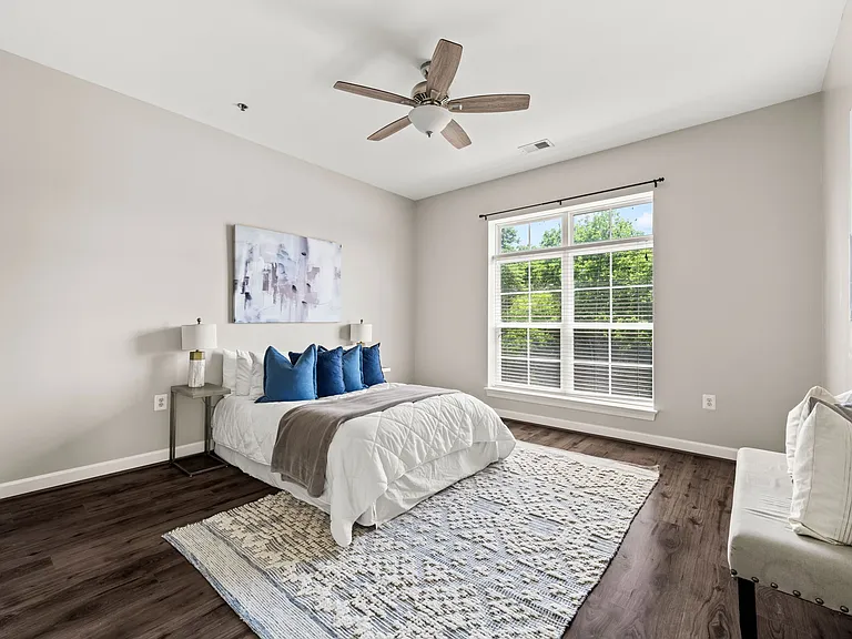 810 Belmont Bay Dr #201 — Photo 28