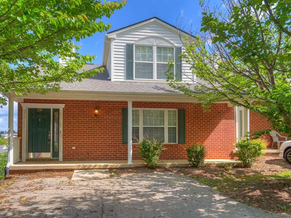 295 Tall Oak Blvd, Christiansburg, VA 24073