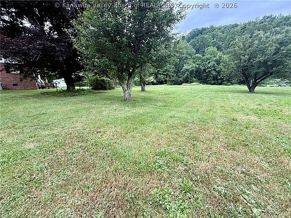 5th image of 1663 Grapevine Rd