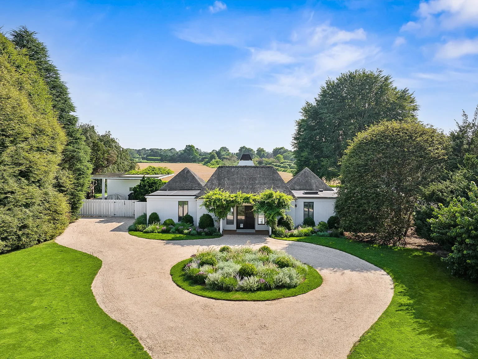 Modern Serenity in Sagaponack — Photo 3