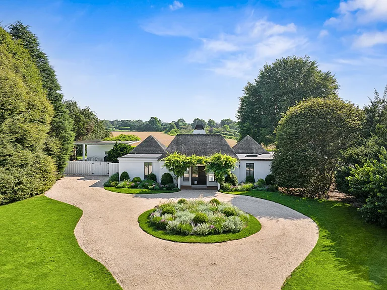 627 Sagaponack Rd — Photo 3