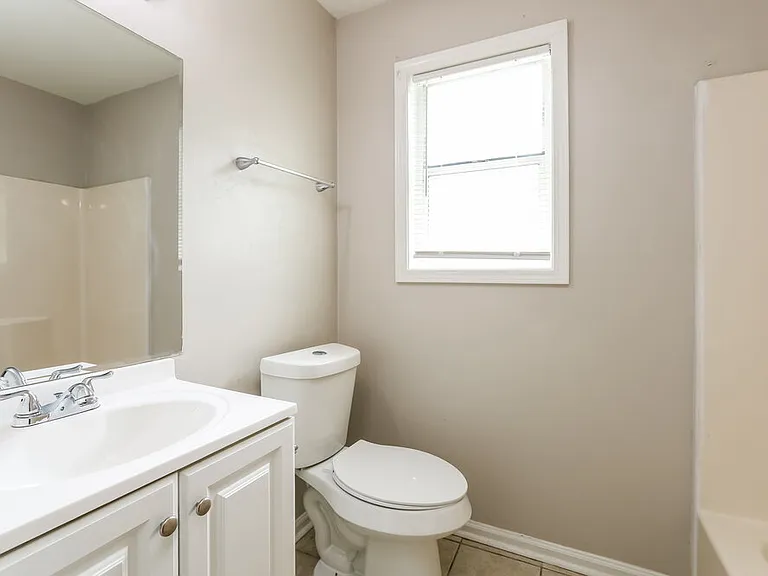 221 Clydesdale Ln SE — Photo 15