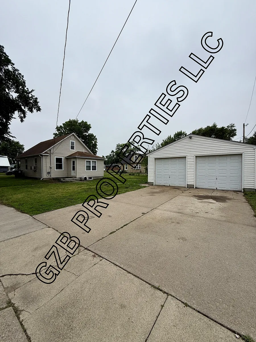 Building Photo - 3402 Avenue D