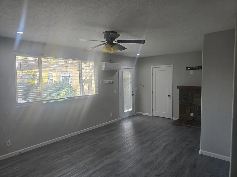 7481 Stoney Creek Dr — Photo 4