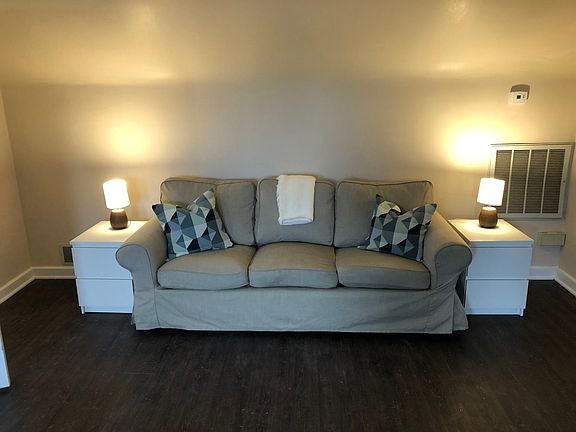 Unit B livingroom