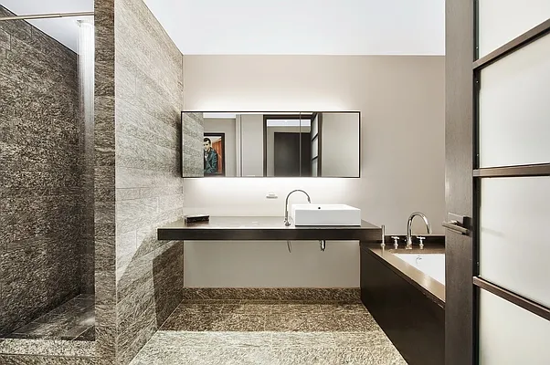 Sold by R New York | media 9