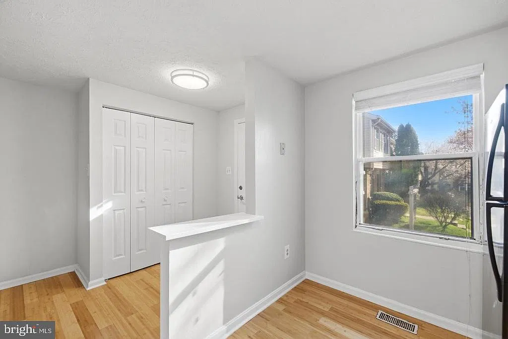 3 bed, 1.5 bath, 1540 sqft, $2,400 — Photo 3