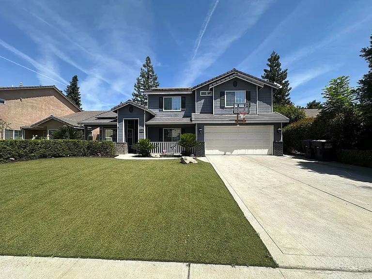 534 W Russell Ave — Photo 1