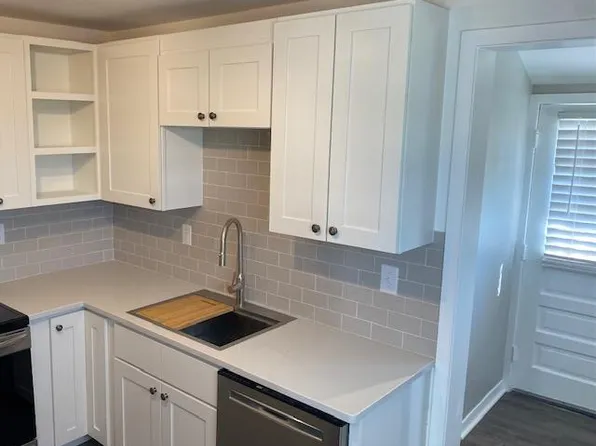 1801 Hillary St, New Orleans, LA 70118