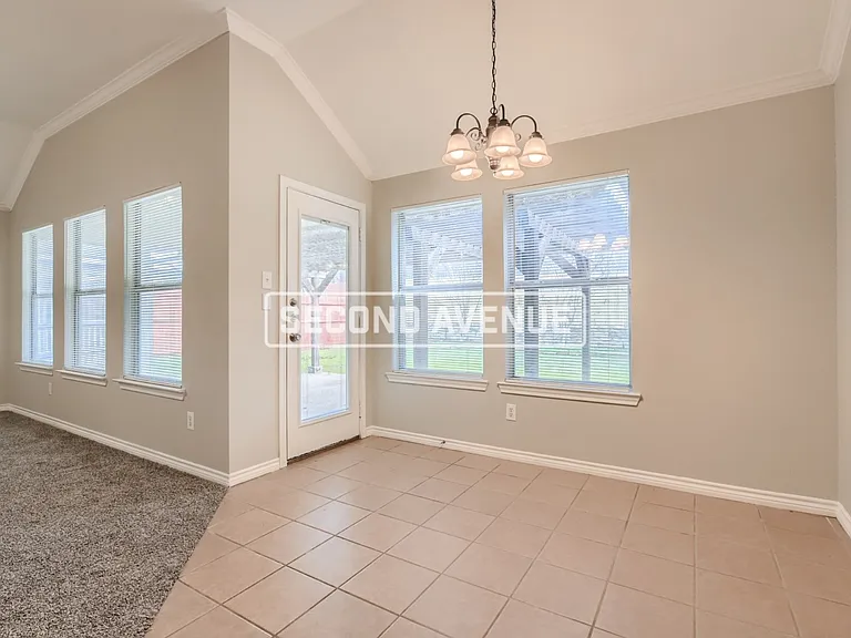 302 Charlie Way — Photo 8