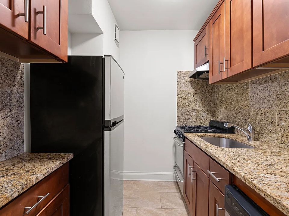 1st image of 338 E 70th St APT 2B