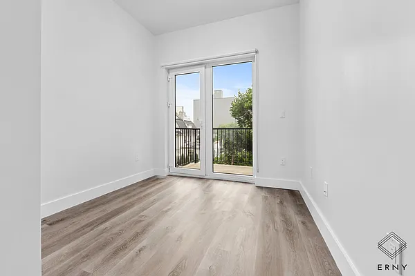 Rented by ERNY LLC | media 30