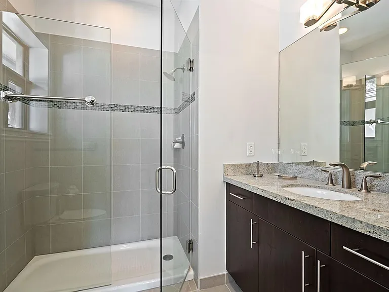 95 Isle Of Venice Dr — Photo 30