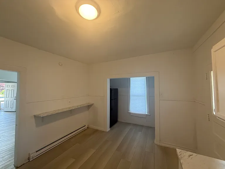 143 William St — Photo 7