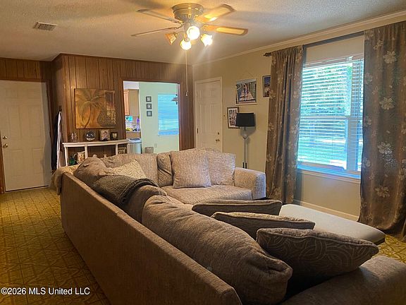 5th image of 63737 Diamondhead Dr N