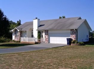 37 Rolling Hills Rd, Clever, MO 65631