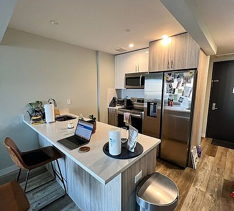 4th image of 30-82 Crescent St #5C