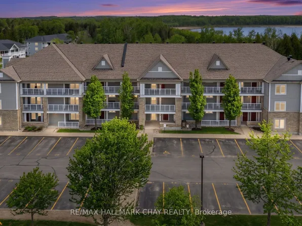40 Mulligan Ln #307, Wasaga Beach, ON L9Z 0C5