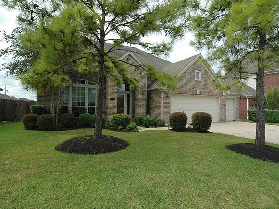 4 bedroom 2.5 bath 3 car garage home