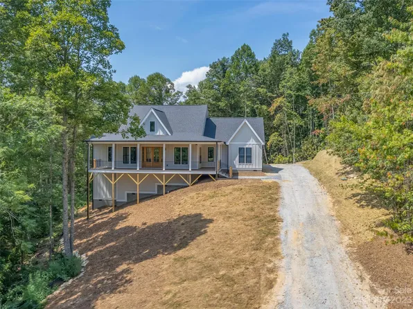 448 Morning Air Ln, Hendersonville, NC 28792