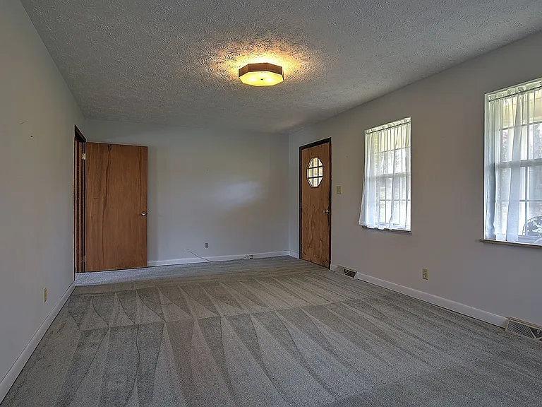 4660 Kingsport Hwy — Photo 22
