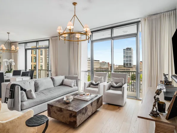 900 20th Ave S APT 815, Nashville, TN 37212
