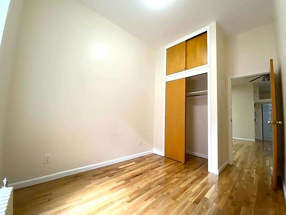 5th image of 102 W 73rd St #3
