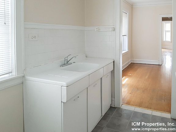 4th image of 2214 W Foster Ave #3N