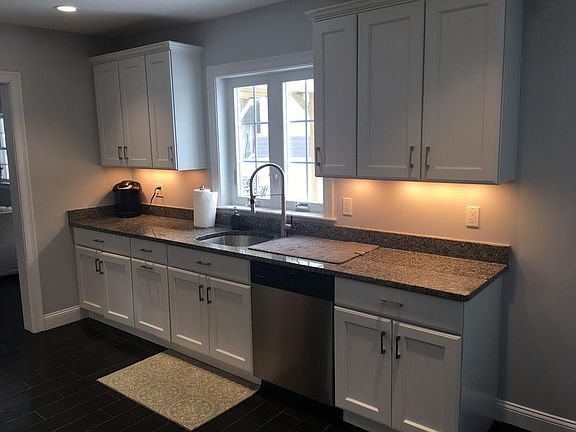 3rd image of 259 Oakwood Ave #2