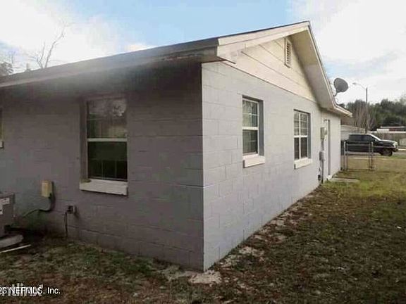 3rd image of 8345R Chessman Ct