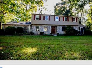 5 Meadow Ln, Wallingford, PA 19086