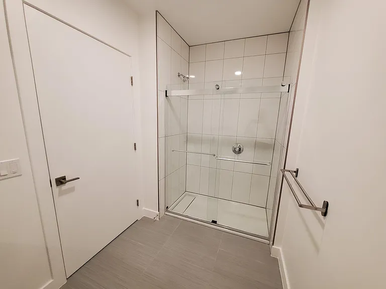 718 Clay St #103 — Photo 7