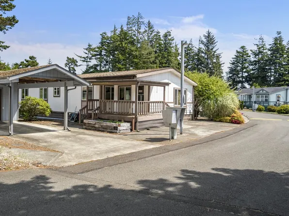 1770 Shorepines Dr, Coos Bay, OR 97420