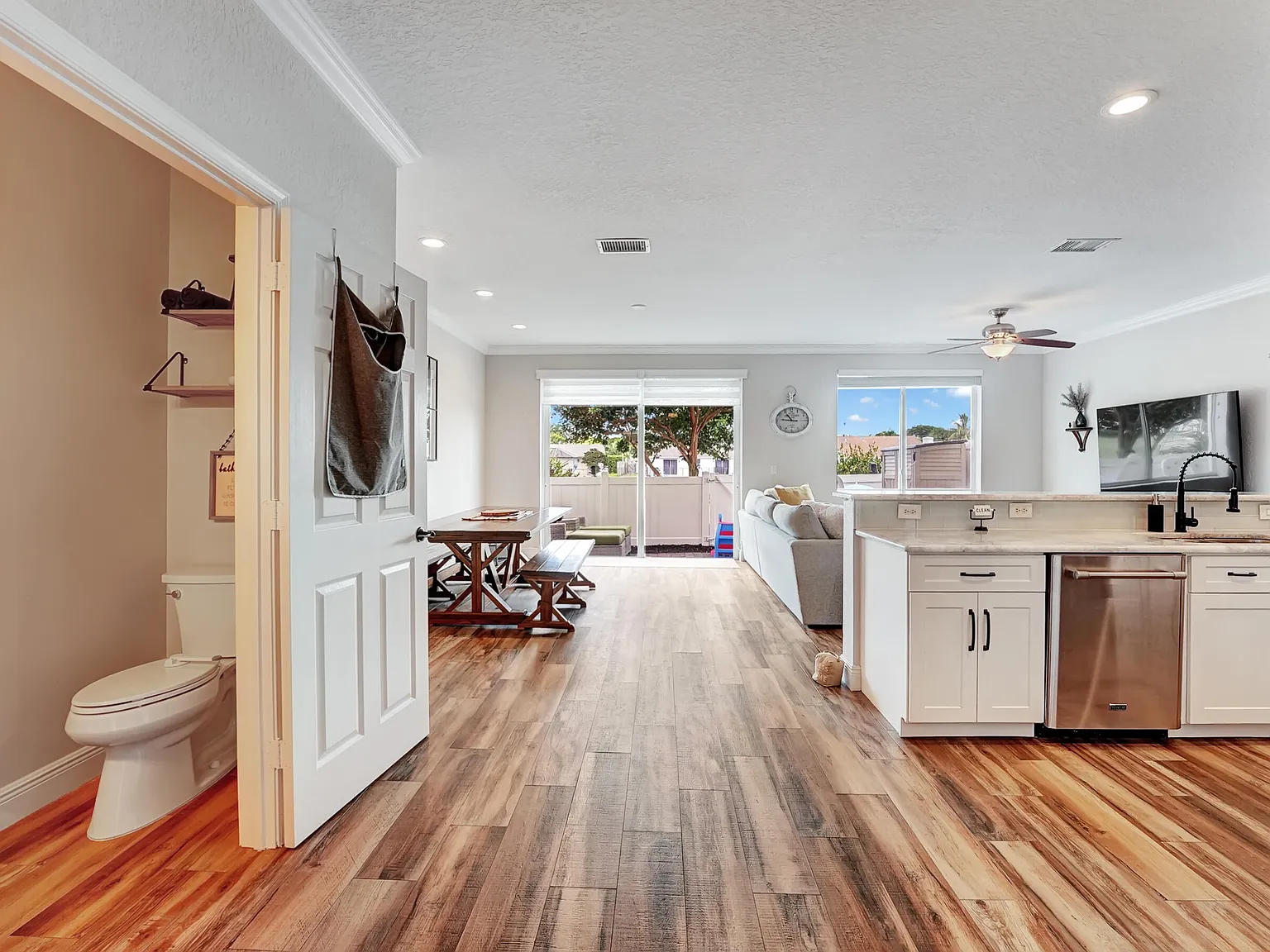 3 bed, 2.5 bath, 1622 sqft, $3,250 — Photo 2