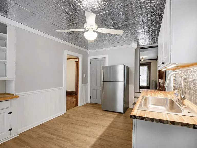 37 Niagara St — Photo 11