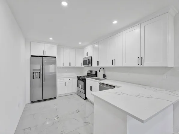 22-55 Battery Road, Far Rockaway, NY 11691