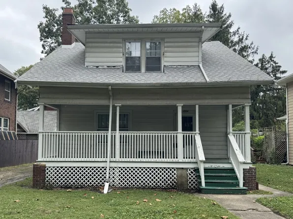 1004 S Busey Ave, Urbana, IL 61801