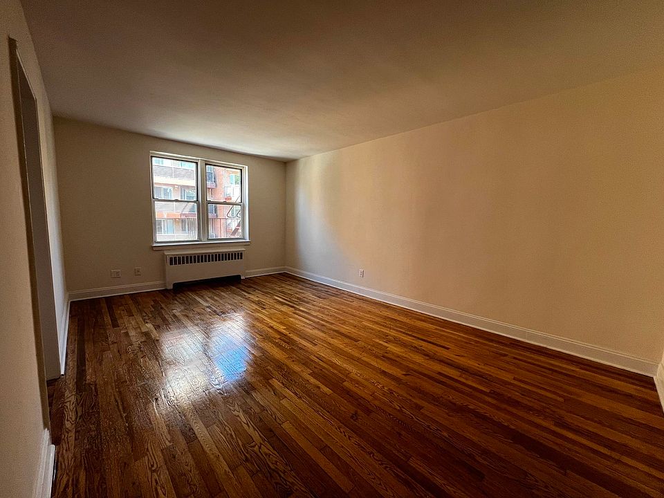 1st image of 87-01 Midland Pkwy #4R