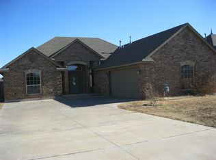3116 Woodstock Rd, Moore, OK 73160