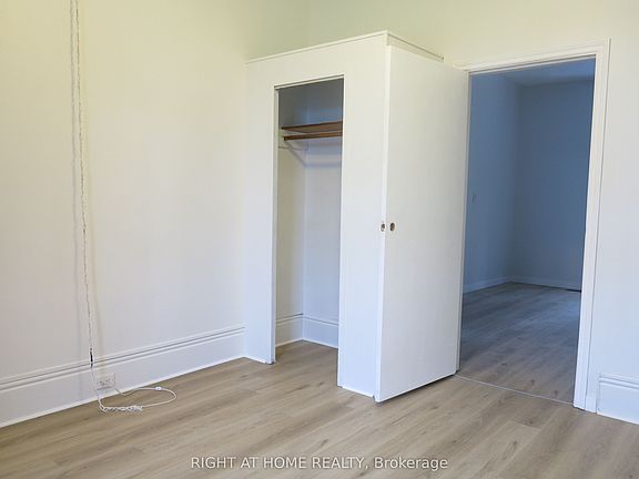 5th image of 129 Walnut St