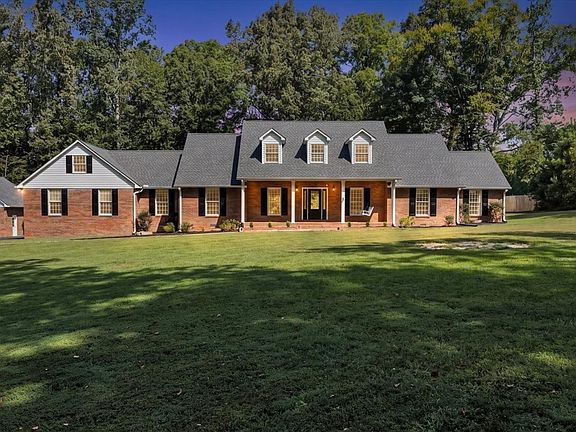 3rd image of 416 Powers Rd
