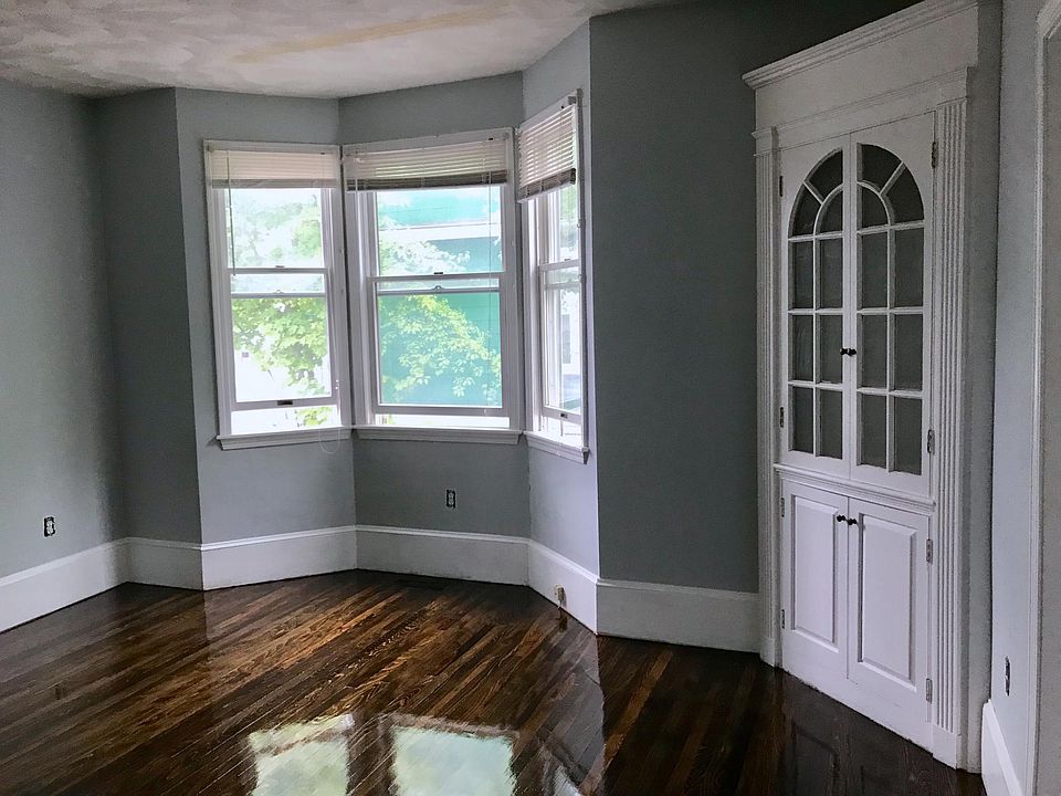 Dining room cabinet. Finished floors, walls, ceiling and tri
