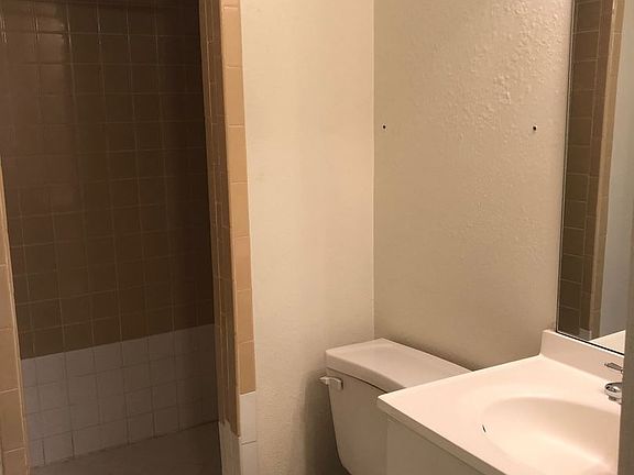 3rd image of 1006 Jackie Jo Ln