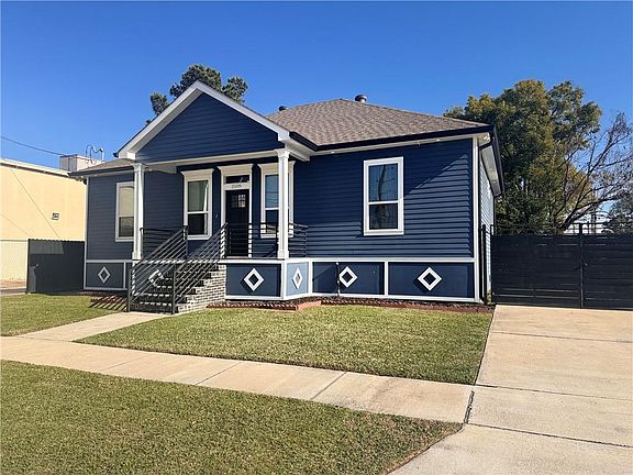 3rd image of 2509 Blanchard Dr