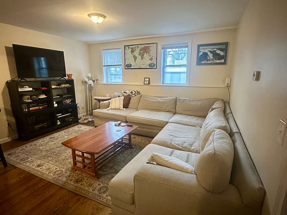 1st image of 160 Bolton St APT 1